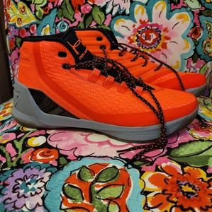 Mens Under Armour basketball shoes size 11